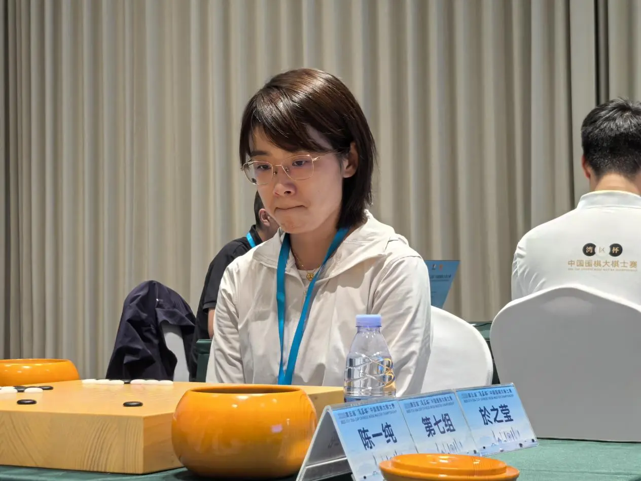 怪异一幕还, div