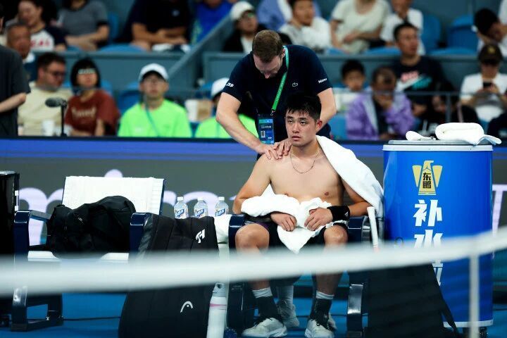 但吴易昺没, 易昺连拿 但吴易昺没, 易昺连拿