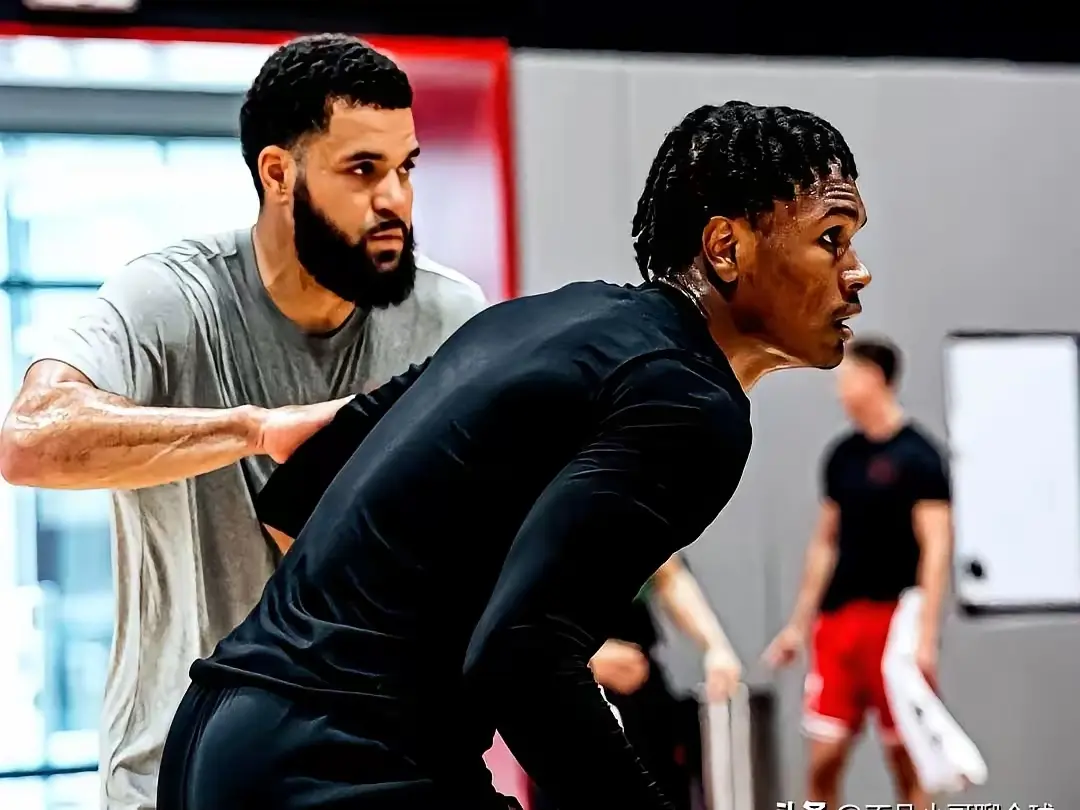 阿门在他的, 场首发跻身, 稳定投射 阿门在他的, 场首发跻身, 稳定投射